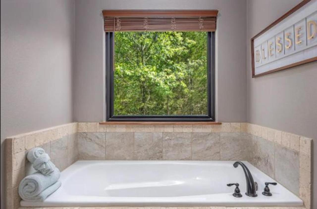 홀리스터 Premier Retreat With Hot Tub, Theater & Pool Table 빌라 외부 사진
